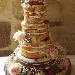 naked cake with shortbread hearts 2
